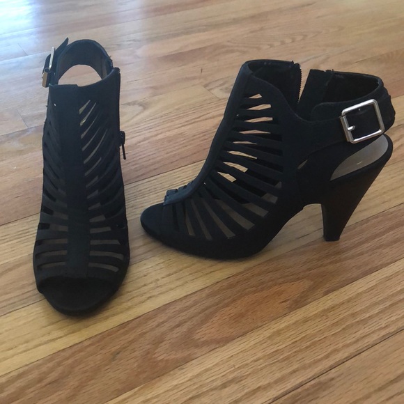 Black Caged Heels Size 7 WORN ONCE - Picture 1 of 3